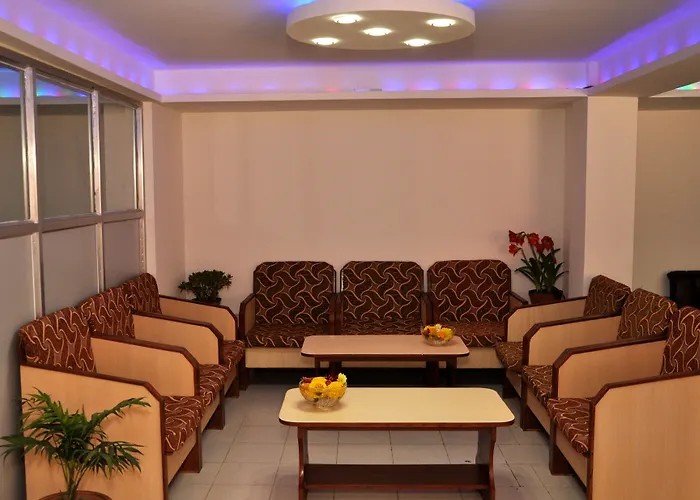 Отель Oyo 789 Shivam Plaza