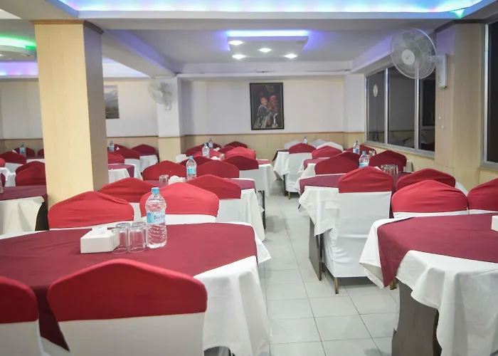 Отель Oyo 789 Shivam Plaza 3*