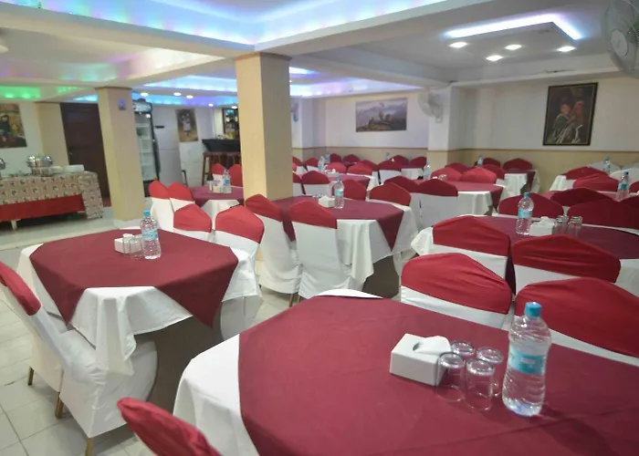 Oyo 789 Shivam Plaza מלון 3*